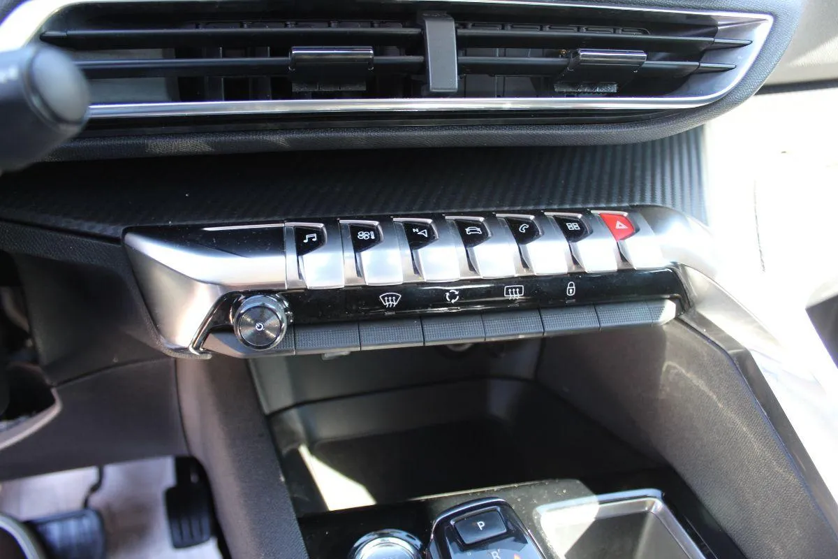 PEUGEOT - 3008 - BlueHDi 130 S&S Allure
