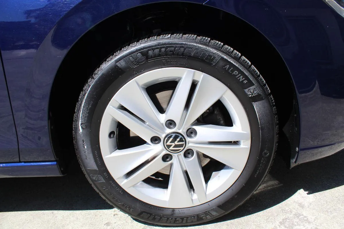 VOLKSWAGEN - Golf VIII 1.0 etsi evo Life 110cv dsg