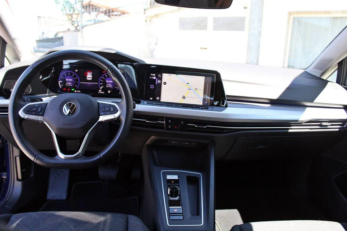 VOLKSWAGEN - Golf VIII 1.0 etsi evo Life 110cv dsg