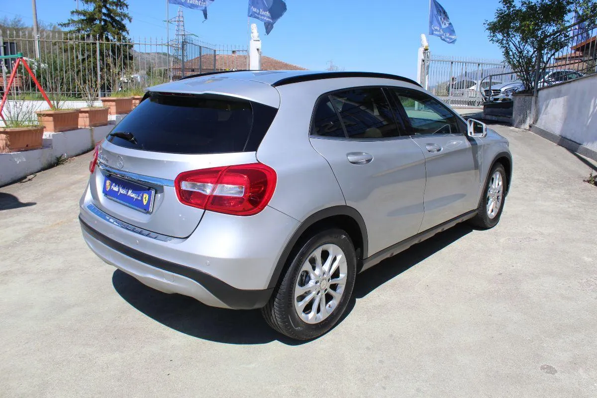 MERCEDES - Classe GLA - GLA 180 d Premium