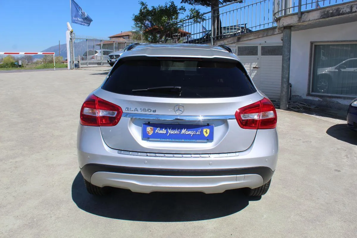 MERCEDES - Classe GLA - GLA 180 d Premium