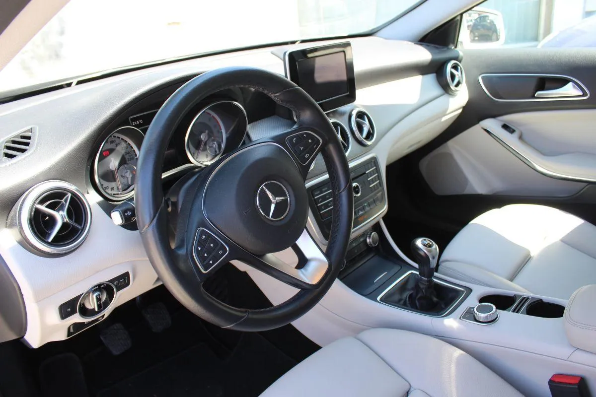MERCEDES - Classe GLA - GLA 180 d Premium