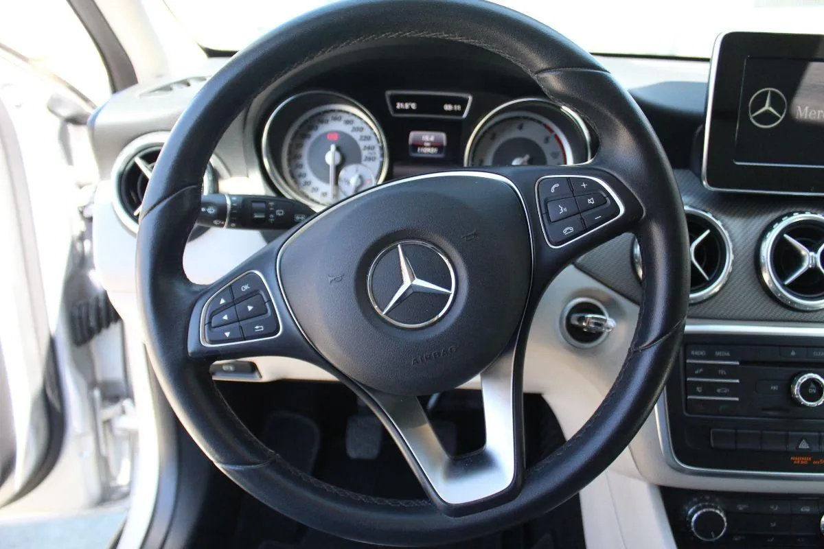 MERCEDES - Classe GLA - GLA 180 d Premium