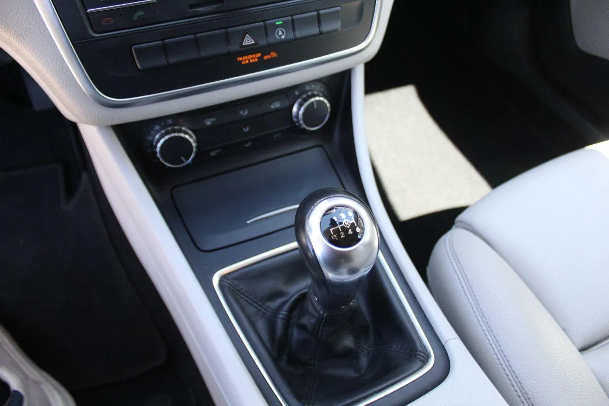MERCEDES - Classe GLA - GLA 180 d Premium