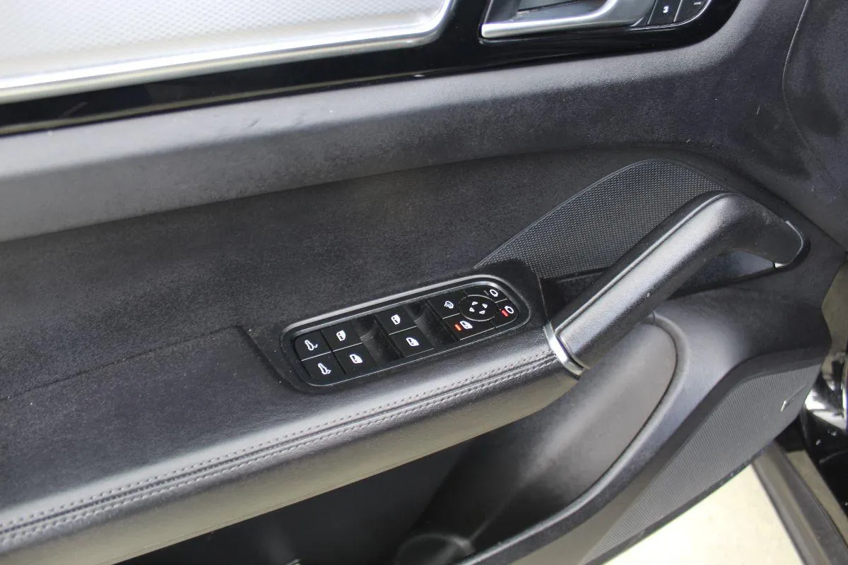 PORSCHE - Cayenne Coupe' - 3.0 V6 Platinum Edition