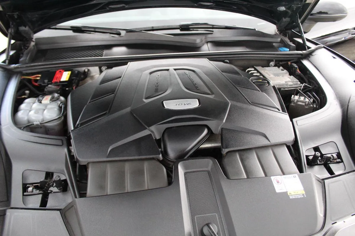 PORSCHE - Cayenne Coupe' - 3.0 V6 Platinum Edition