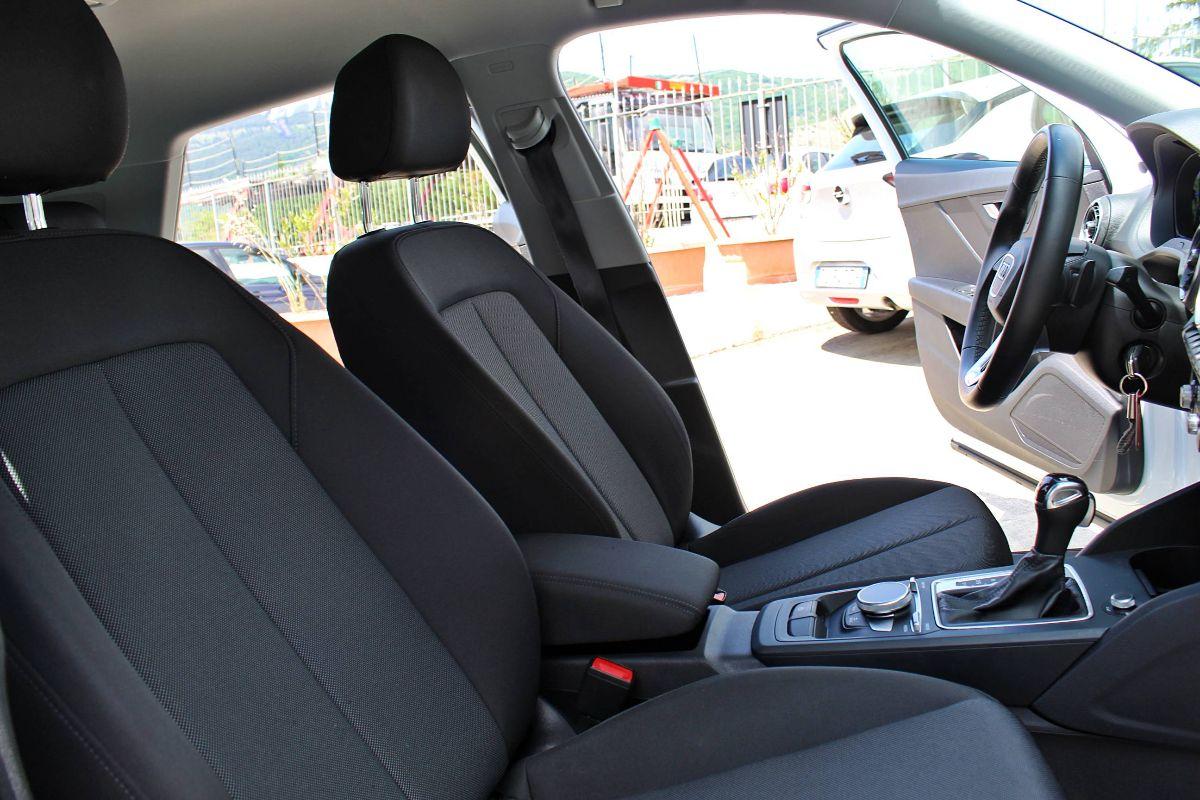 AUDI - Q2 - 35 TDI quattro S tronic Business