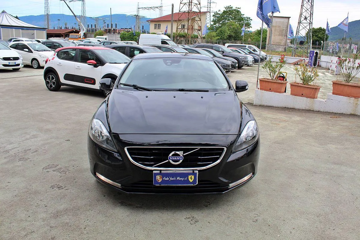 VOLVO - V40 -  D2 R-design Kinetic