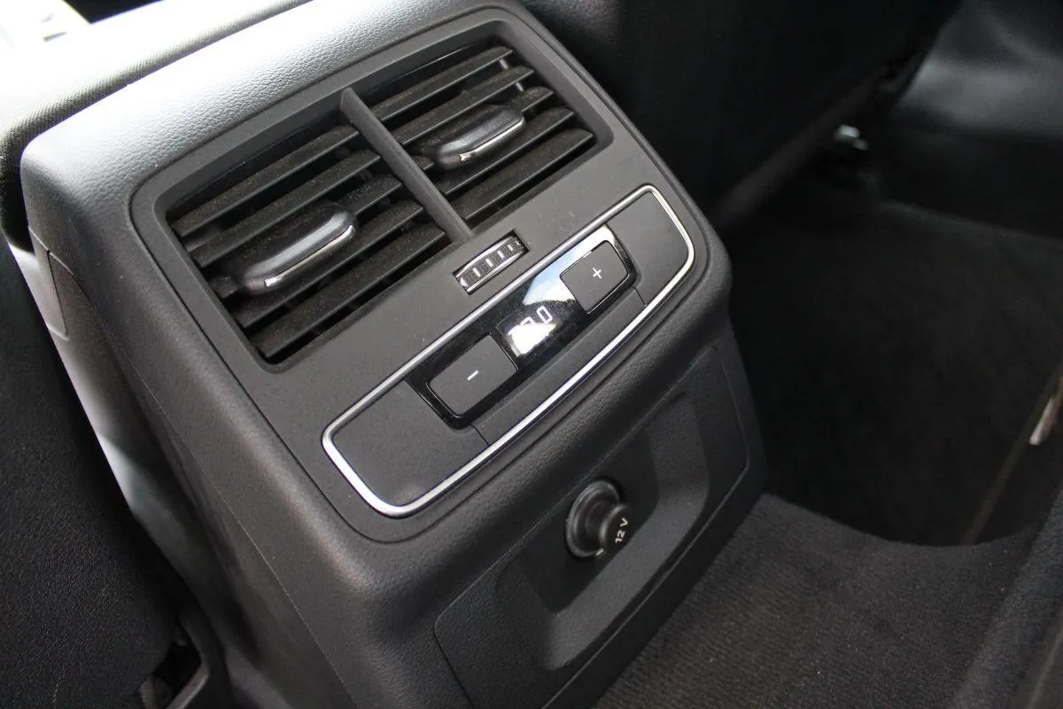 AUDI - A4 Avant - 35 TDI S tronic Business Sport