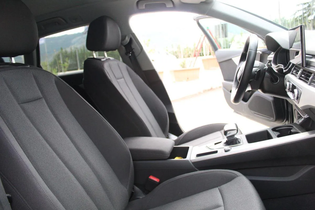 AUDI - A4 Avant - 35 TDI S tronic Business Sport