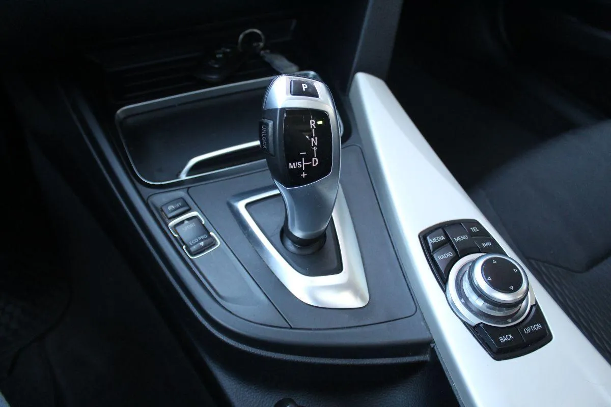 BMW - Serie 3 Touring - 320d xDrive Touring Business Advantage