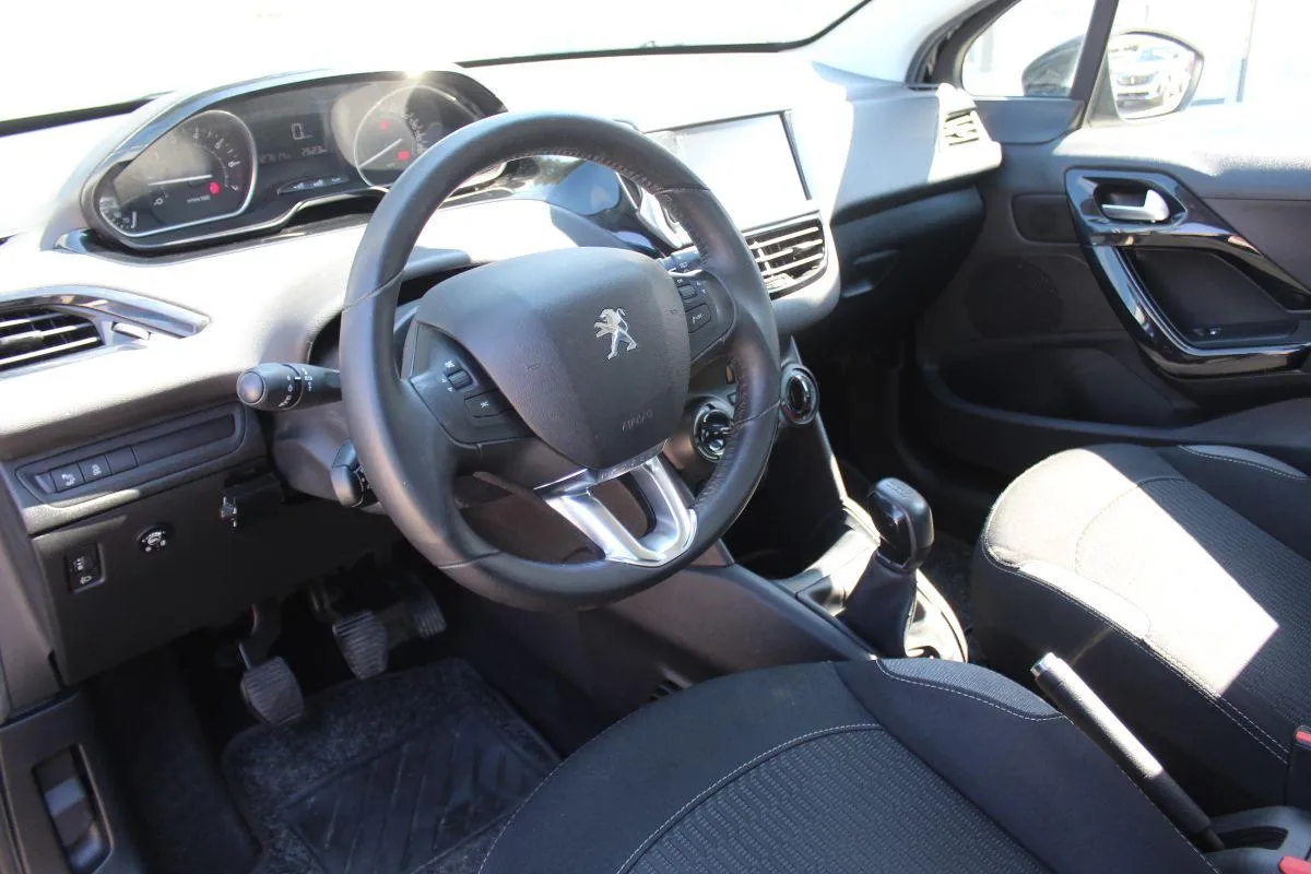 PEUGEOT - 208 - PureTech 82 3p. GPL Access