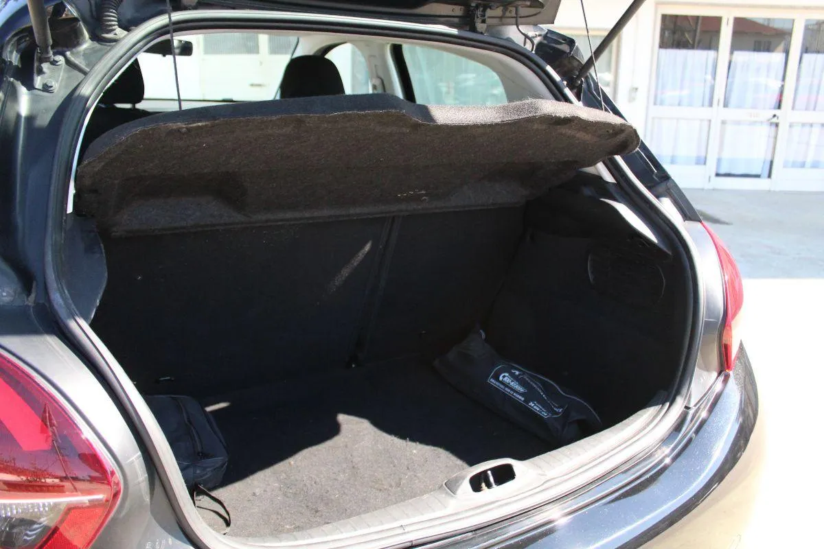 PEUGEOT - 208 - PureTech 82 3p. GPL Access