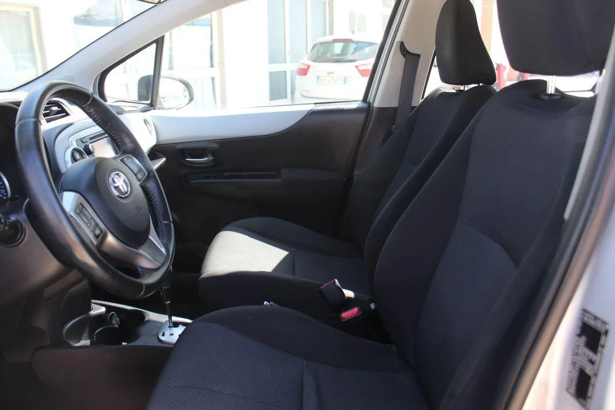 TOYOTA - Yaris -  1.5 Hybrid 5p. Style