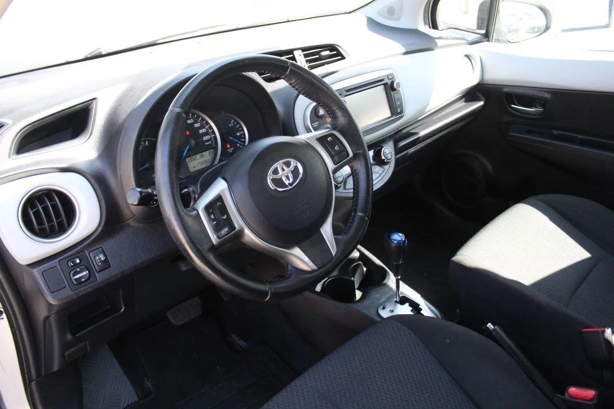 TOYOTA - Yaris -  1.5 Hybrid 5p. Style