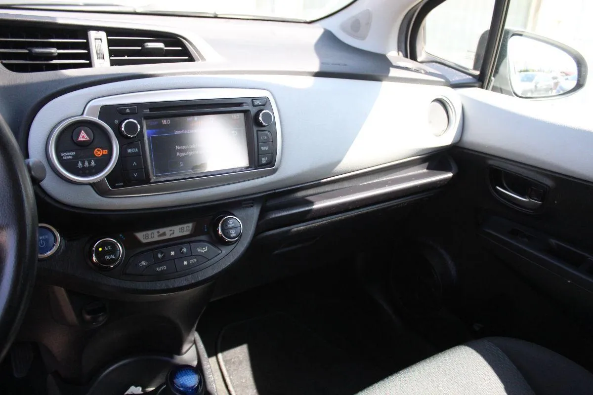 TOYOTA - Yaris -  1.5 Hybrid 5p. Style