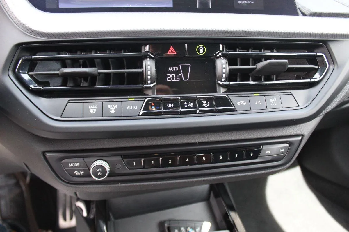 BMW - Serie 1 - 118i Msport 5p auto