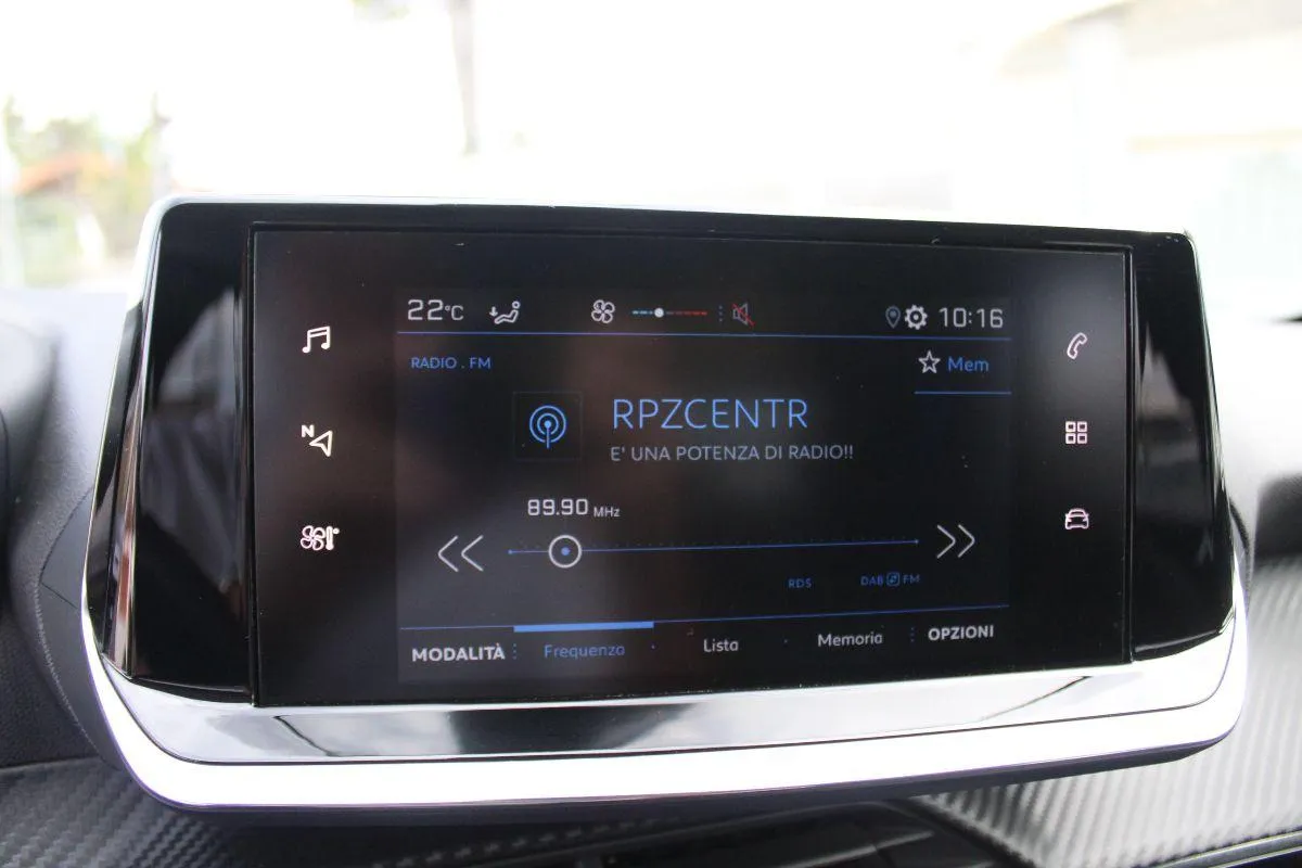 PEUGEOT - 208 1.2 puretech Style