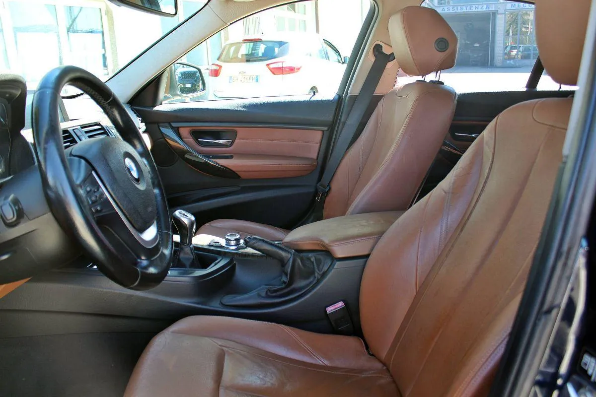 BMW - Serie 3 - 320d Futura