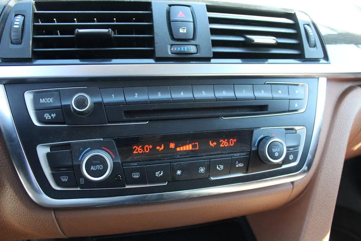 BMW - Serie 3 - 320d Futura