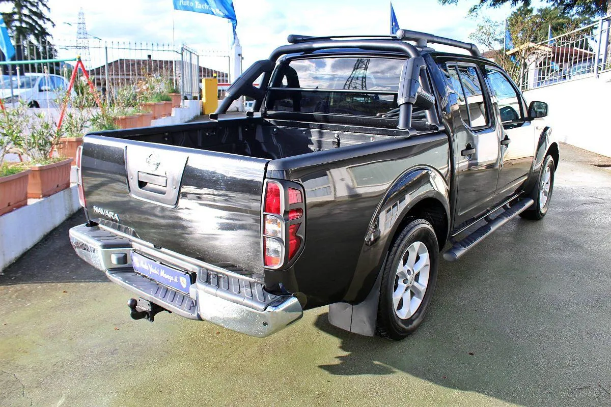 NISSAN - Navara