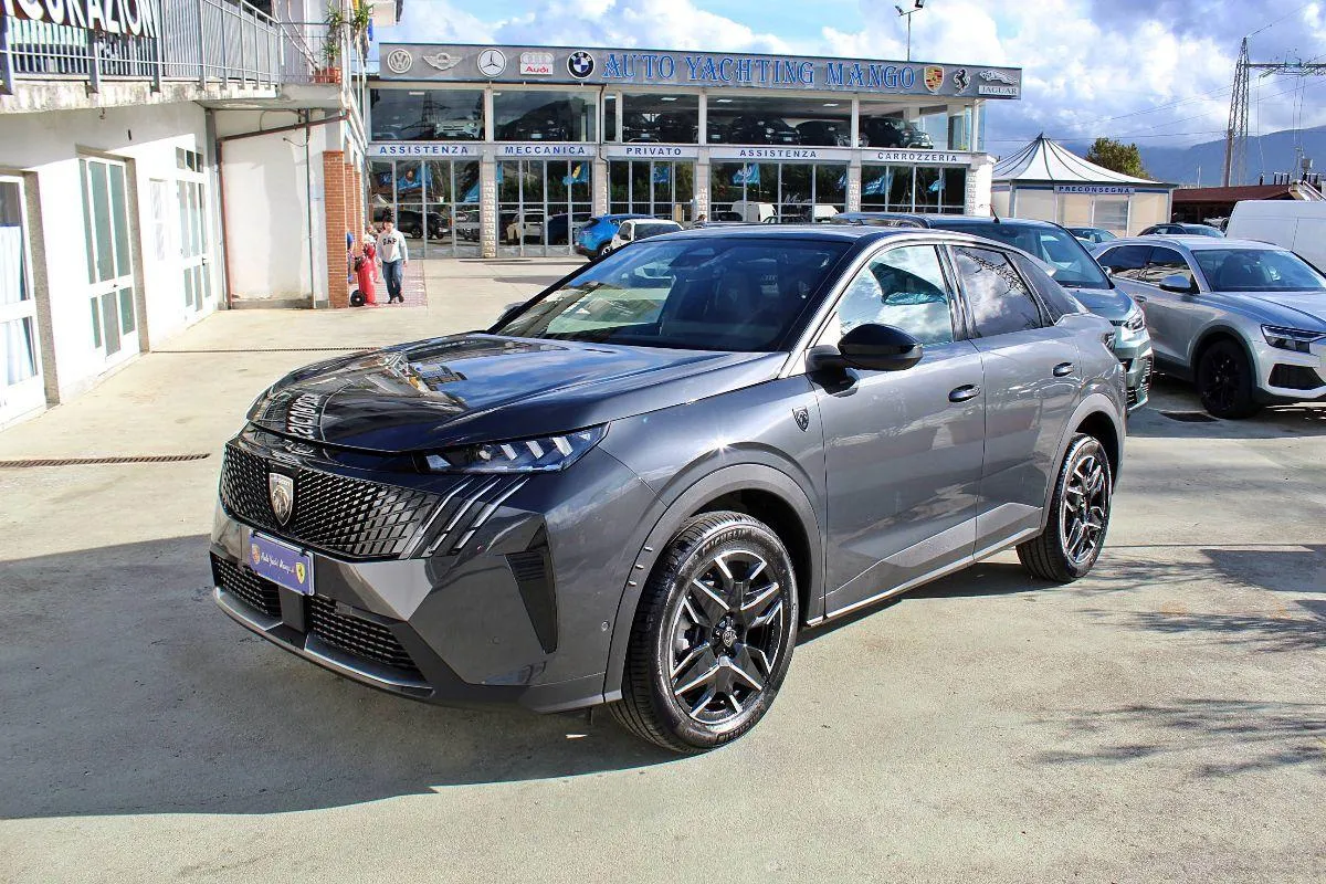 PEUGEOT - 3008 - Hybrid 136 e-DCS6 GT