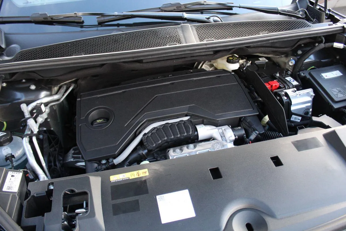 PEUGEOT - 3008 - Hybrid 136 e-DCS6 GT