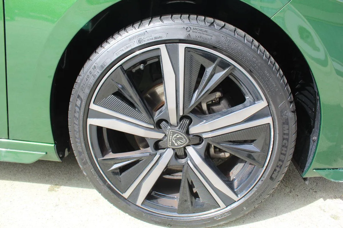 PEUGEOT - 308 - PureTech Turbo 130 s&s EAT8 GT