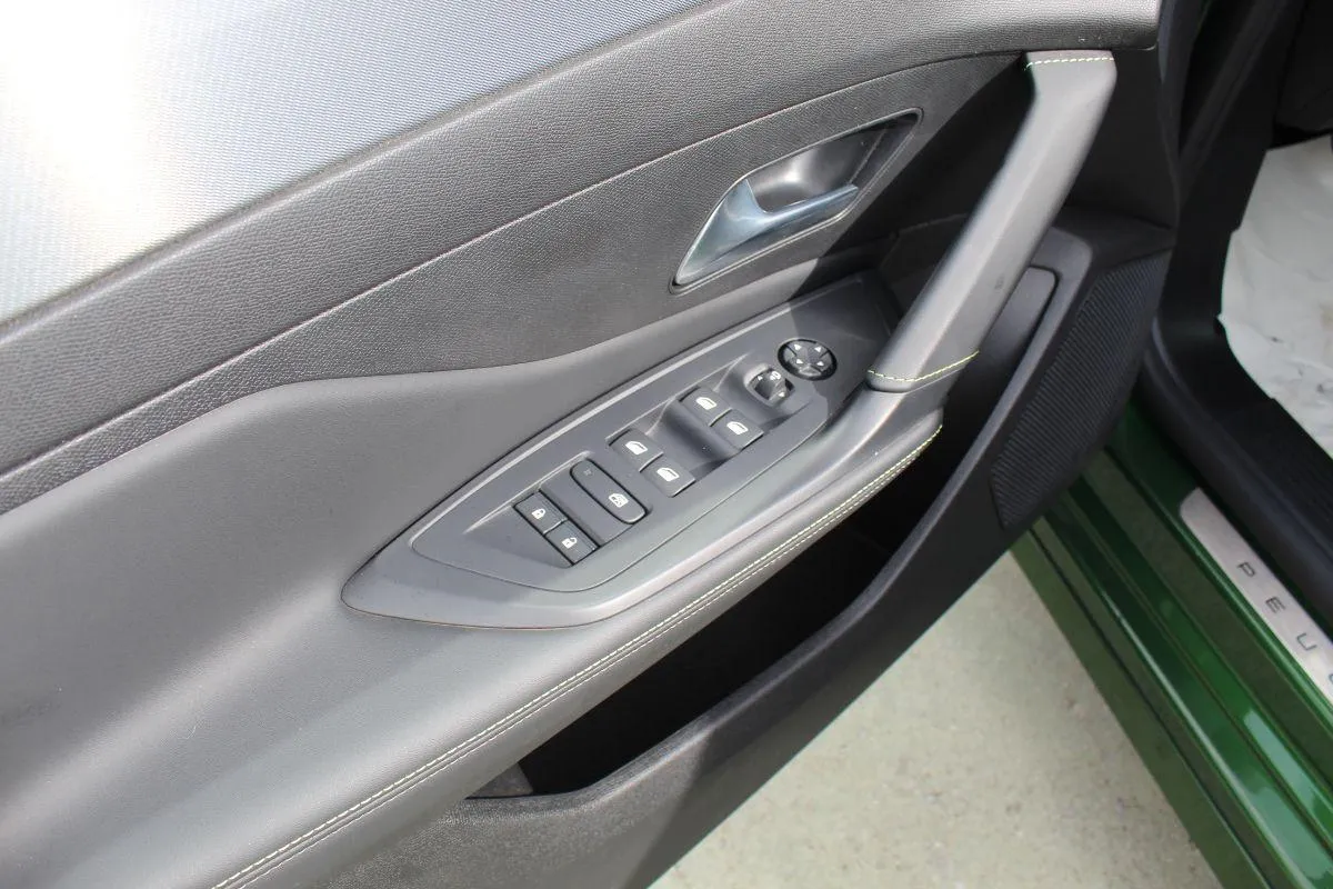 PEUGEOT - 308 - PureTech Turbo 130 s&s EAT8 GT