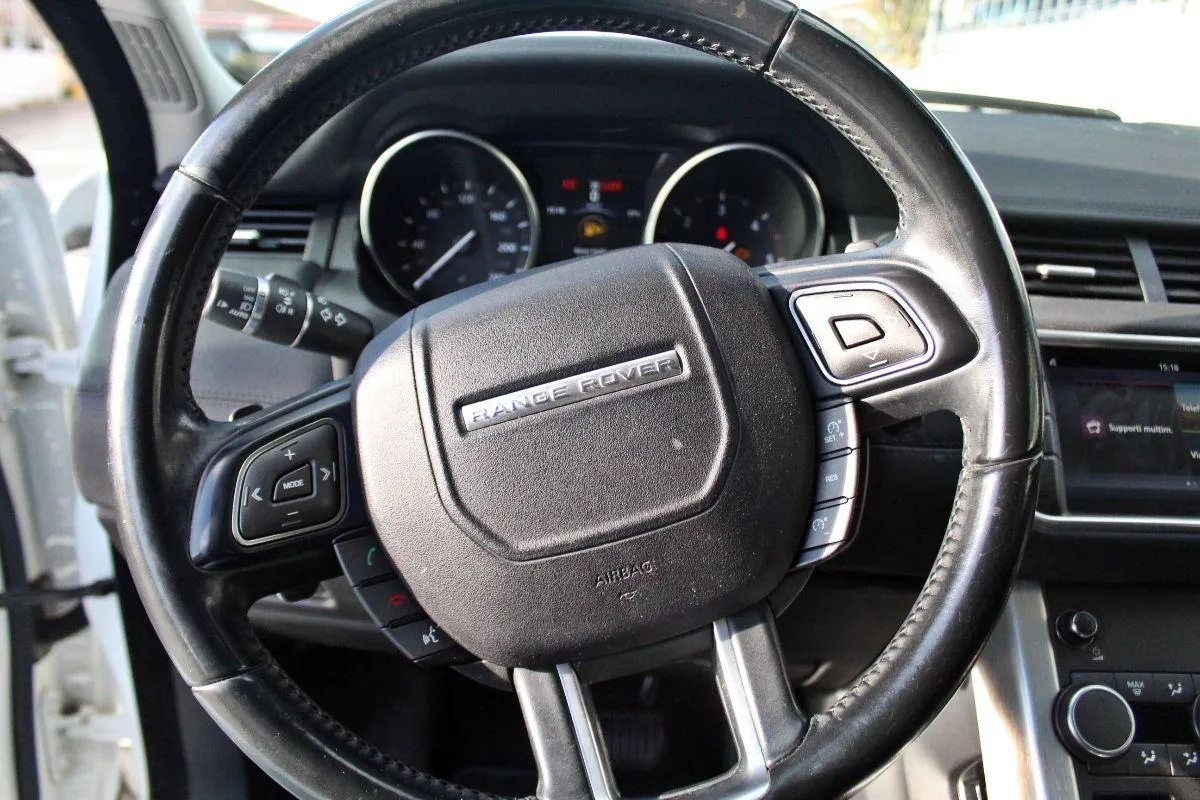 LAND ROVER - Range Rover Evoque -  2.0 TD4 5p. SE Dynamic