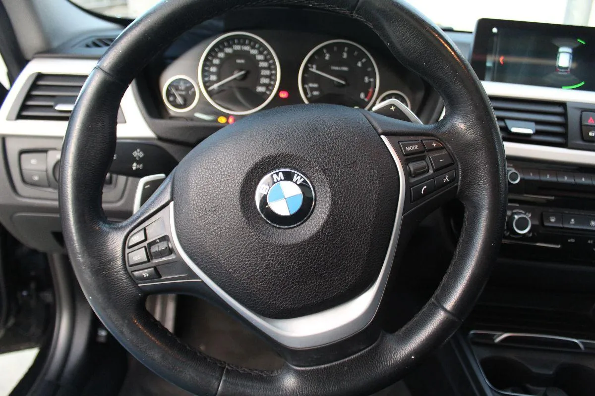 BMW - Serie 3 Touring - 320d Touring Business Advantage aut.