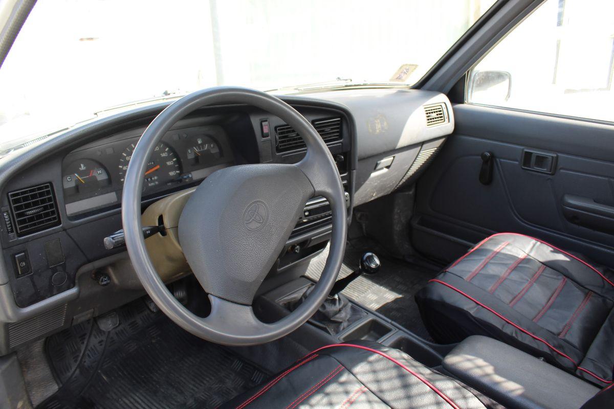 TOYOTA Hilux 2.5 extra cab usata - foto 8 | Auto Yachting Mango Padula