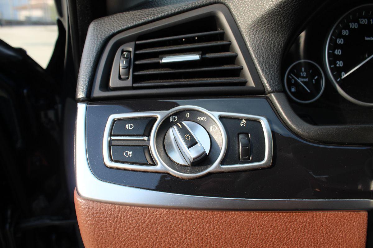 BMW Serie 5 Touring usata - foto 13 | Auto Yachting Mango Padula