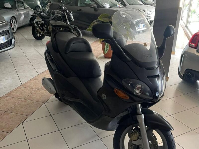 Piaggio X9 250 — Foto 1 von 7