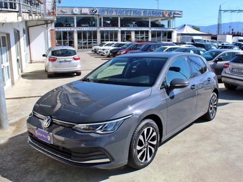 VOLKSWAGEN Golf — Foto 1 di 23